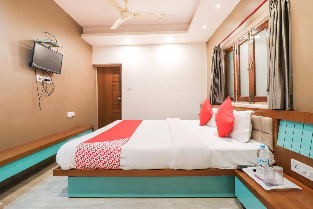 Oyo 26781 Hotel Raghupati Ayodhya Exterior photo