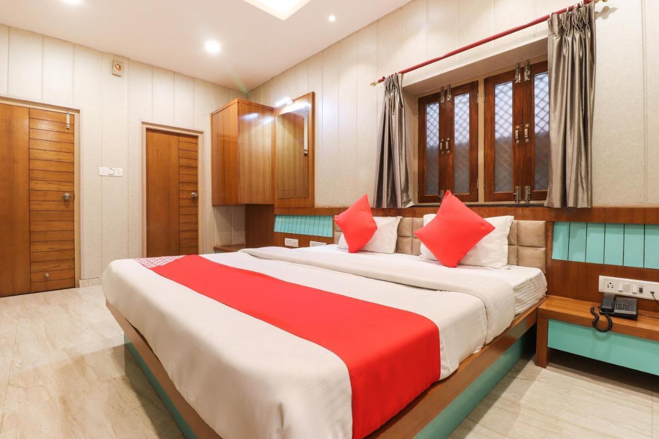 Oyo 26781 Hotel Raghupati Ayodhya Exterior photo